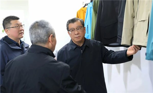 杜延安调研利辛县轻纺服饰产业发展